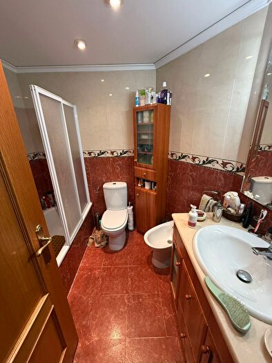Casas en venta y pisos alquiler - 3