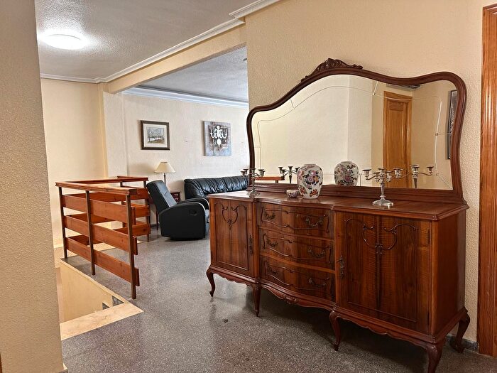 Casas en venta y pisos alquiler - 2