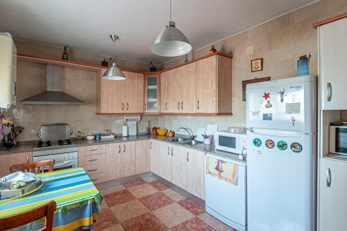 Casas en venta y pisos alquiler - 2