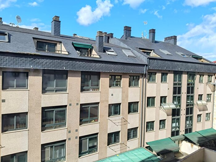 Casas en venta y pisos alquiler - 3