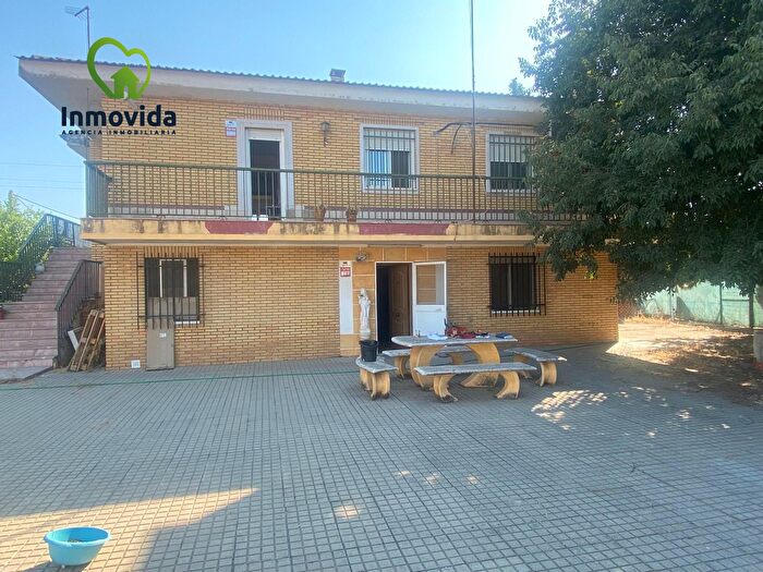 Casa en venta en Periurbano Oeste Sierra, El Higuerón de 8 habitaciones
