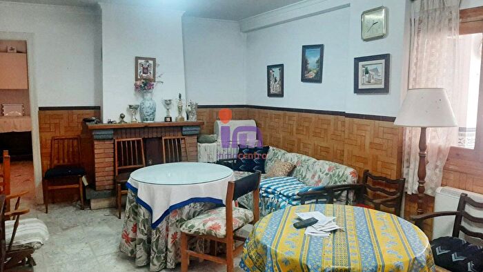 Casas en venta y pisos alquiler - 3