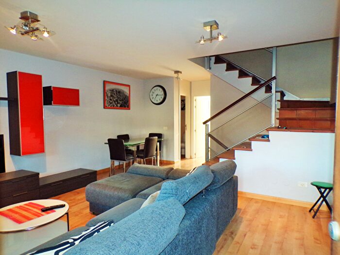 Casas en venta y pisos alquiler - 1