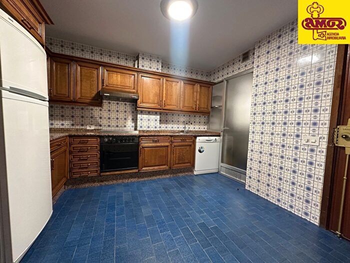 Casas en venta y pisos alquiler - 3