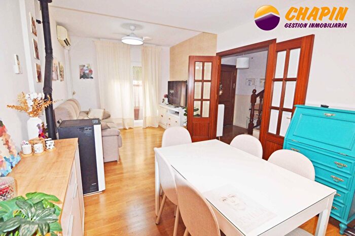 Casas en venta y pisos alquiler - 1