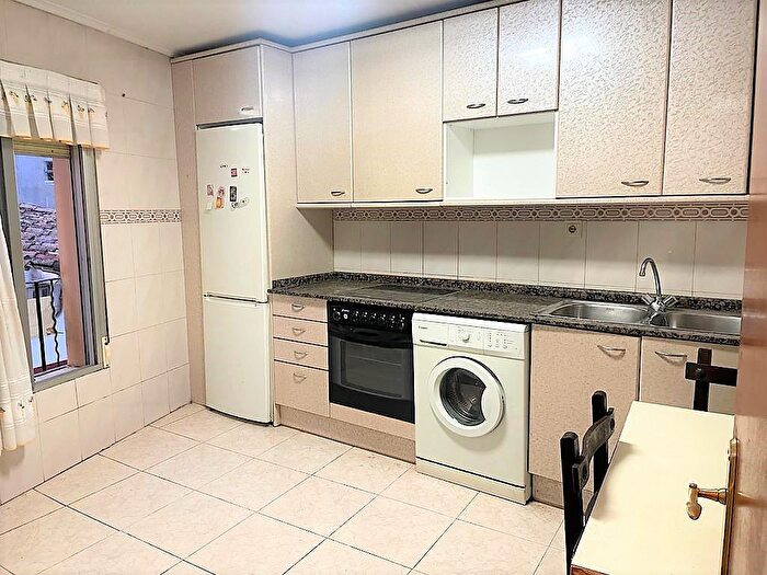 Casas en venta y pisos alquiler - 1