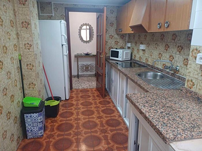 Casas en venta y pisos alquiler - 3