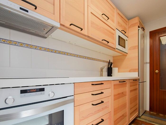 Casas en venta y pisos alquiler - 3