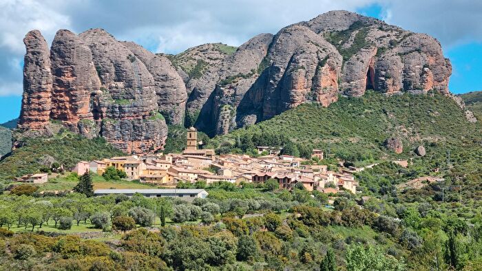 Casas en venta y pisos alquiler - 1