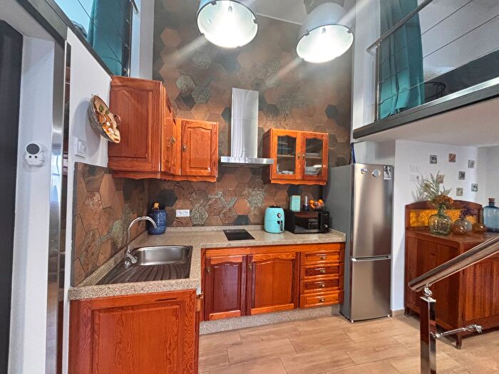 Casas en venta y pisos alquiler - 1