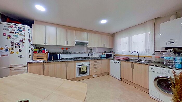 Casas en venta y pisos alquiler - 2