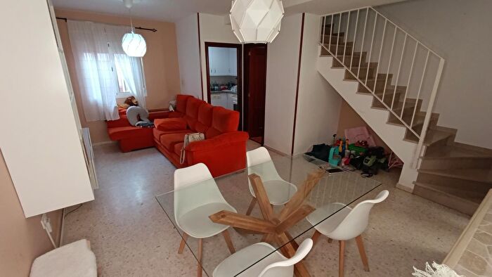 Casas en venta y pisos alquiler - 1