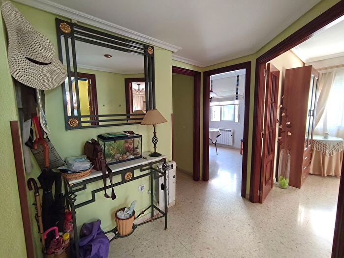 Casas en venta y pisos alquiler - 3
