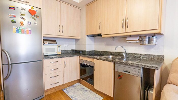 Casas en venta y pisos alquiler - 3
