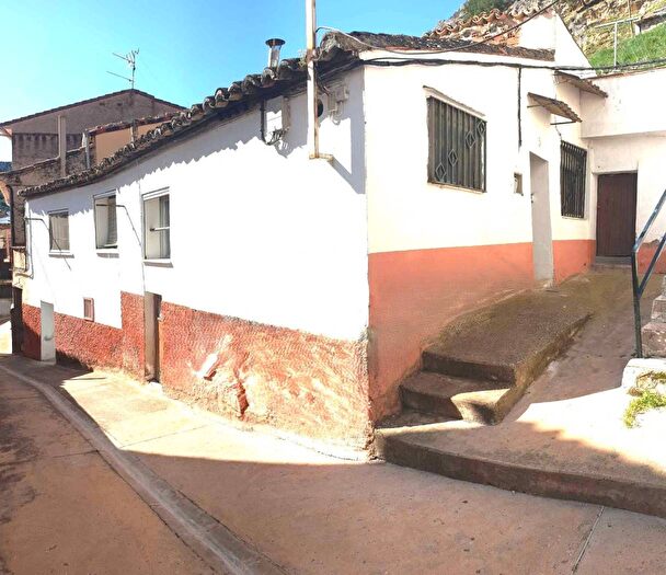 Casas en venta y pisos alquiler - 1