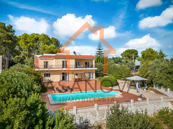 Casa en venta en Alberic, Valencia de 4 habitaciones