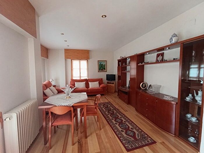Casas en venta y pisos alquiler - 2