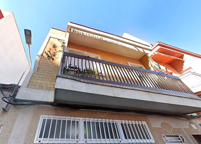 Casas en venta y pisos alquiler - 3
