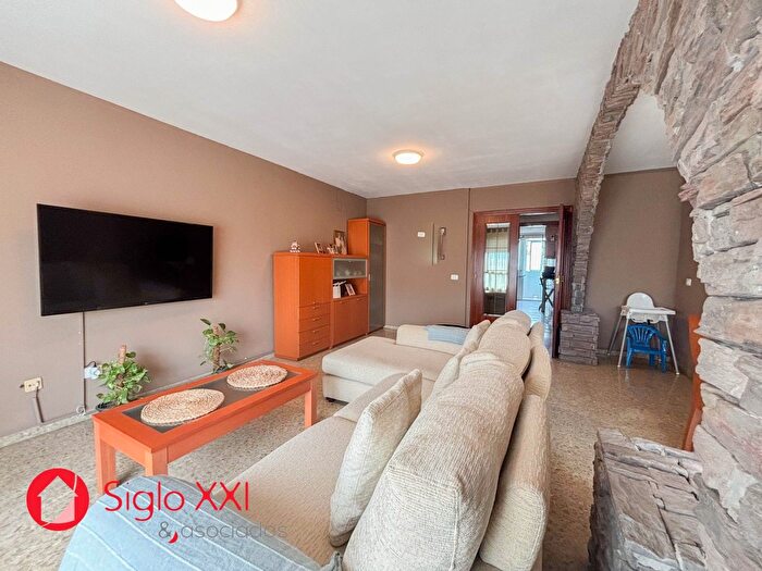 Casas en venta y pisos alquiler - 3