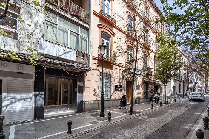 Casas en venta y pisos alquiler - 1