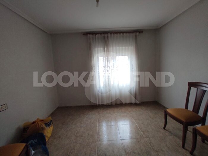 Casas en venta y pisos alquiler - 3