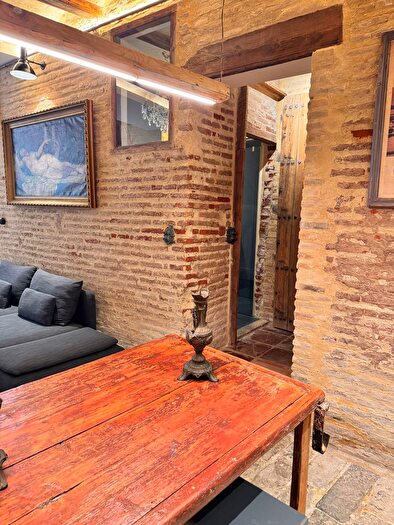 Casas en venta y pisos alquiler - 3