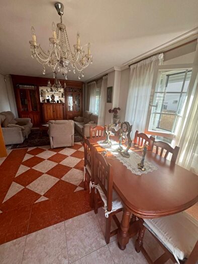 Casas en venta y pisos alquiler - 3