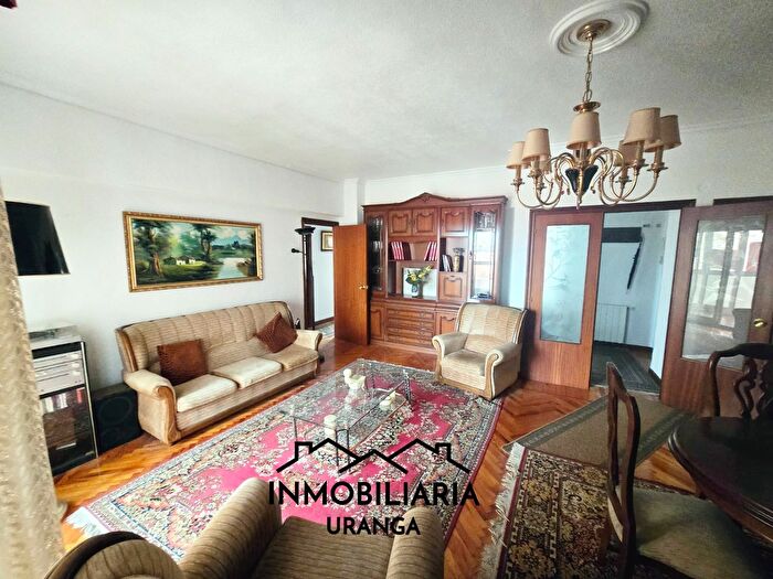 Casas en venta y pisos alquiler - 1