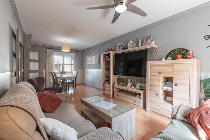 Casas en venta y pisos alquiler - 2