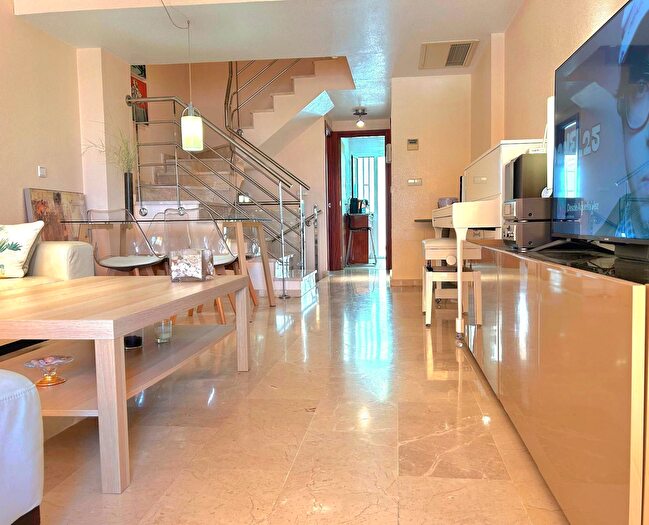 Casas en venta y pisos alquiler - 1