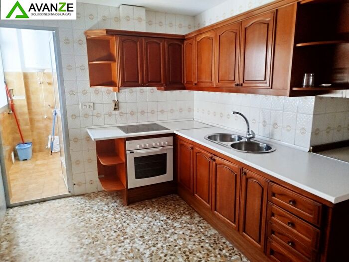 Casas en venta y pisos alquiler - 3