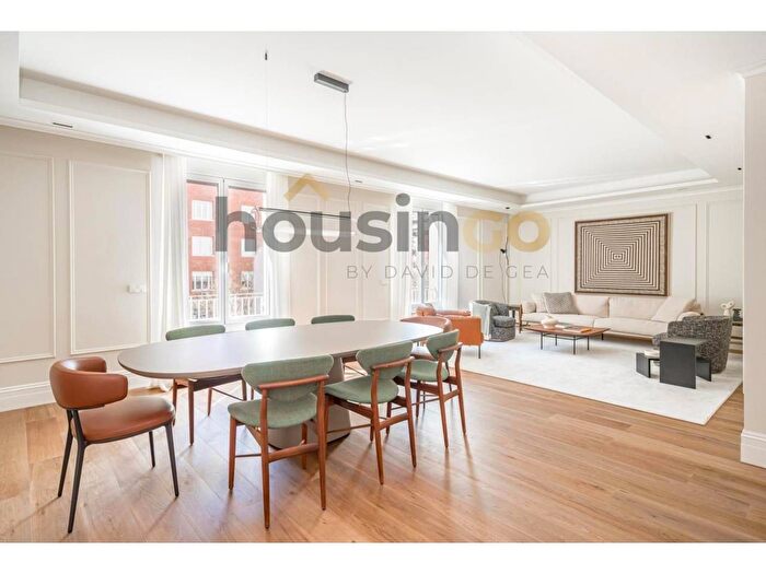 Piso en venta en Comunidad de Madrid, Madrid de 5 habitaciones