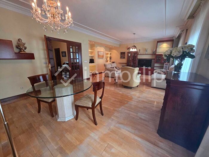 Casas en venta y pisos alquiler - 3