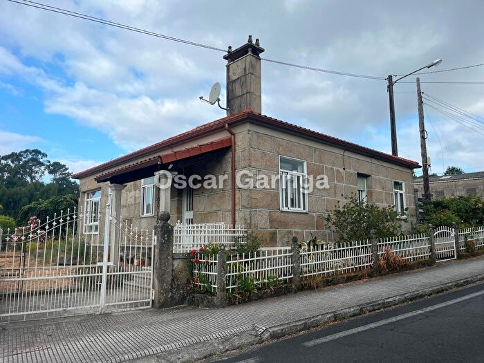 Casa en venta en Piñor, Ourense de 3 habitaciones