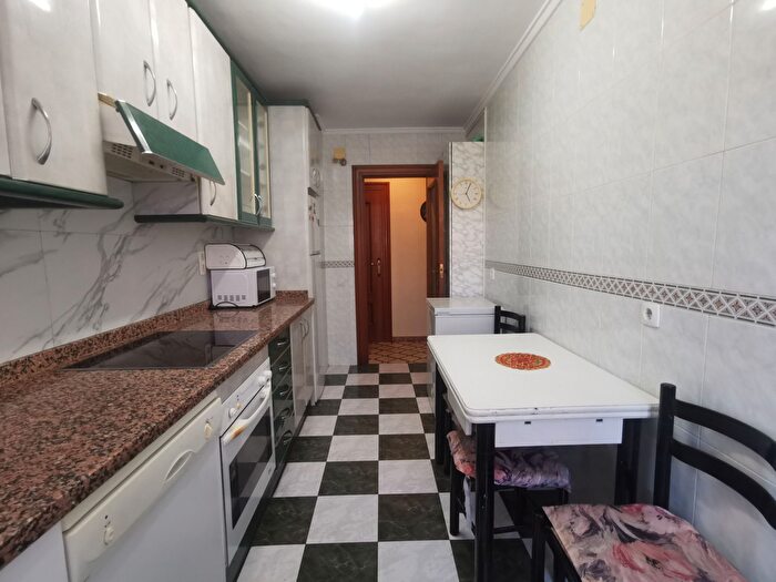 Casas en venta y pisos alquiler - 1