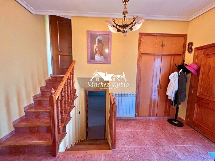 Casas en venta y pisos alquiler - 2