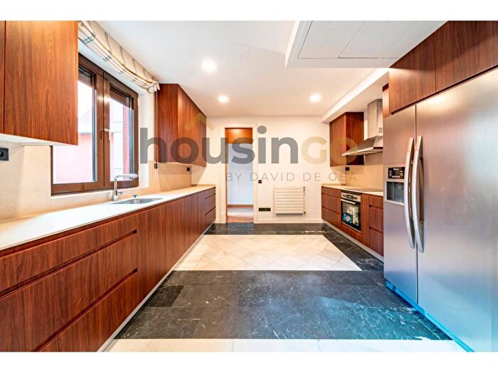 Casas en venta y pisos alquiler - 3