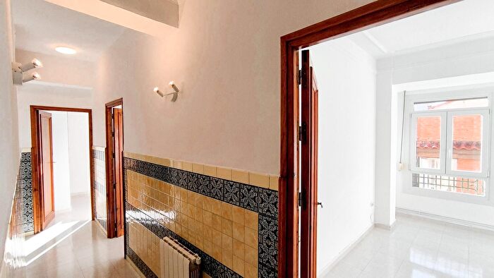 Casas en venta y pisos alquiler - 3