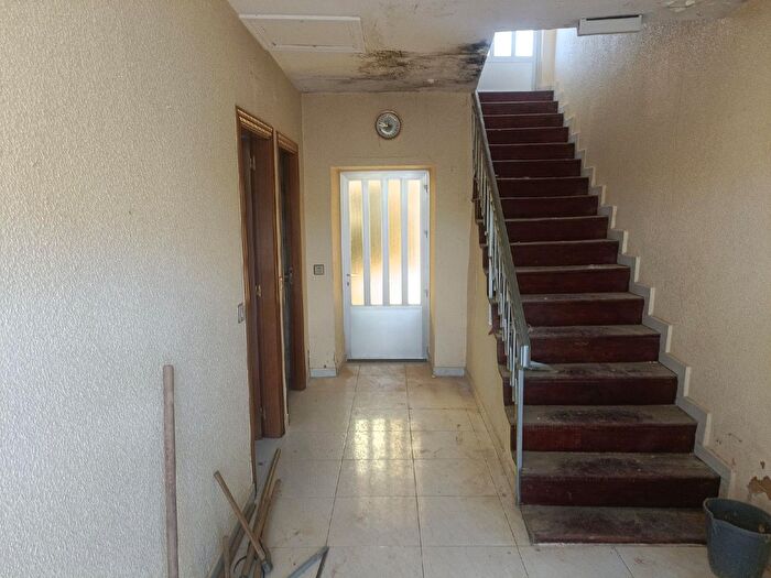 Casas en venta y pisos alquiler - 3