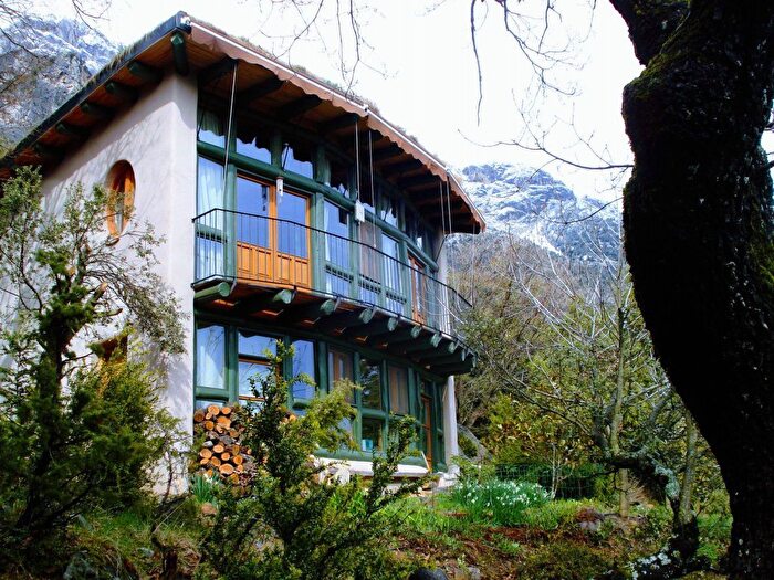 Casas en venta y pisos alquiler - 1