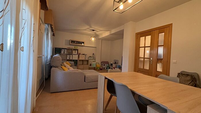 Casas en venta y pisos alquiler - 2