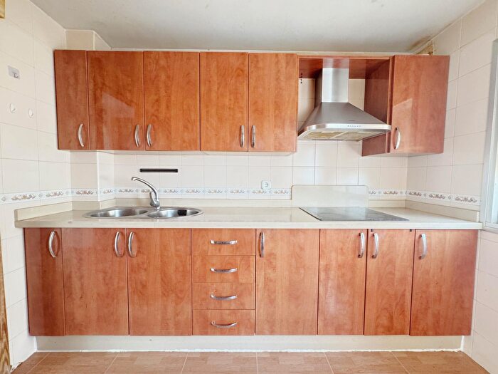 Casas en venta y pisos alquiler - 2