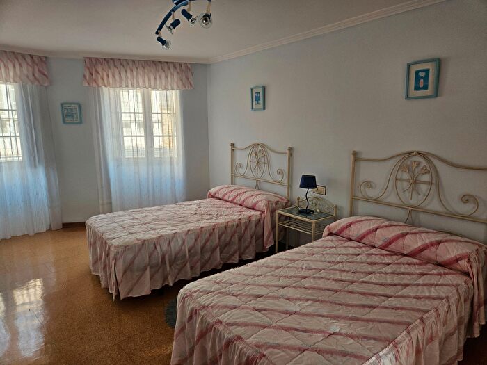 Casas en venta y pisos alquiler - 3