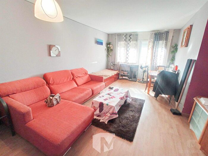 Casas en venta y pisos alquiler - 1