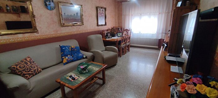 Casas en venta y pisos alquiler - 2