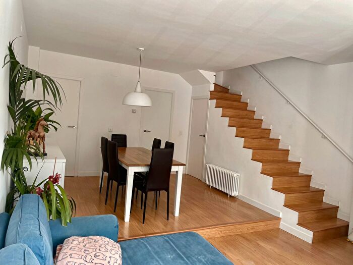 Casas en venta y pisos alquiler - 2