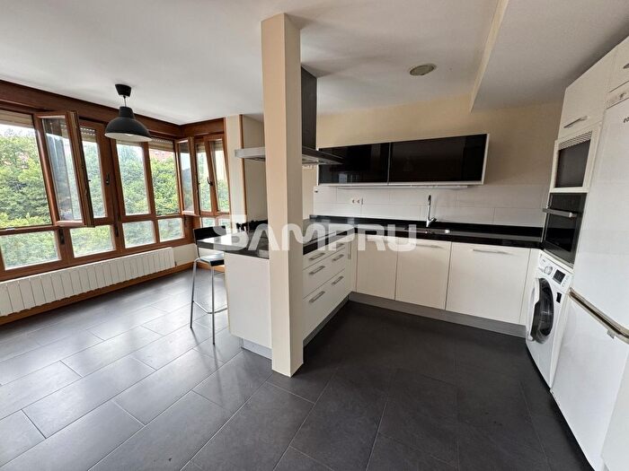 Casas en venta y pisos alquiler - 1