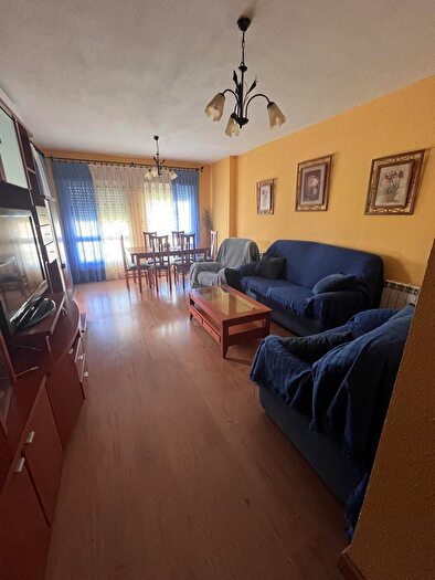 Casas en venta y pisos alquiler - 1