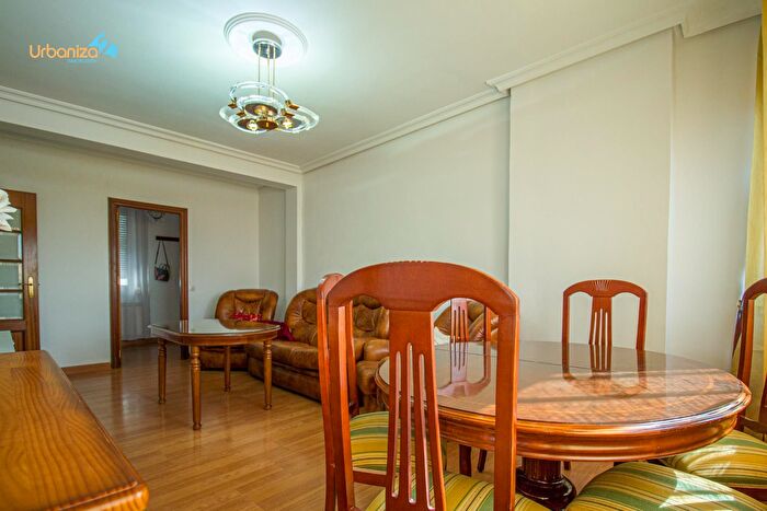 Casas en venta y pisos alquiler - 2