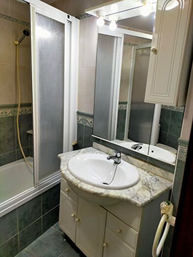 Casas en venta y pisos alquiler - 3